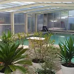 Campingplatz Mobil-home Confortable Avec Terrasse Pour 4 Personnes A - Api-1-52-622 *