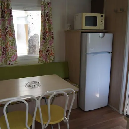 Mobil-home Confortable Avec Terrasse Pour 4 Personnes A - Api-1-52-622 Sournia