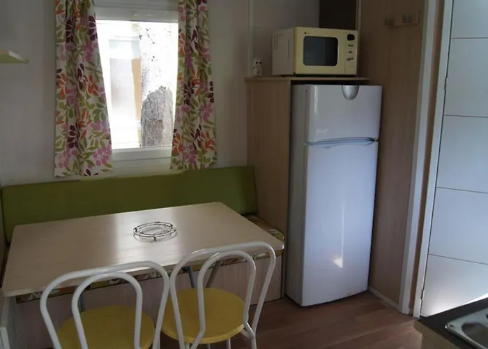 Mobil-home Confortable Avec Terrasse Pour 4 Personnes A - Api-1-52-622 Sournia