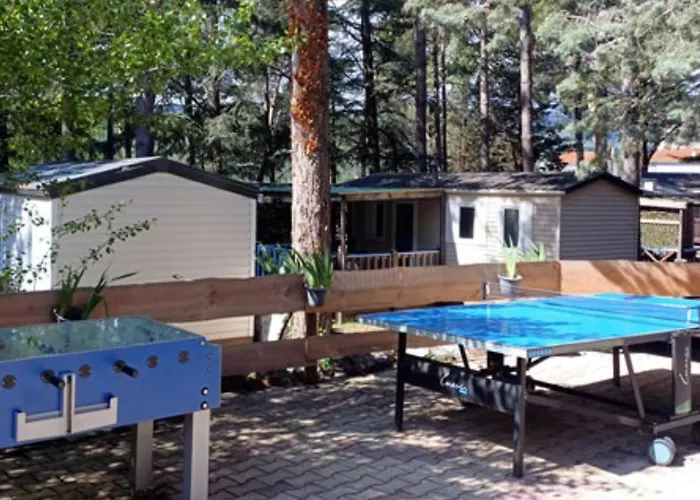 Mobil-home Confortable Avec Terrasse Pour 4 Personnes A - Api-1-52-622 *
