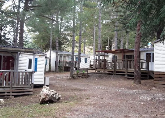 Kemp Mobil-home Confortable Avec Terrasse Pour 4 Personnes A - Api-1-52-622 *
